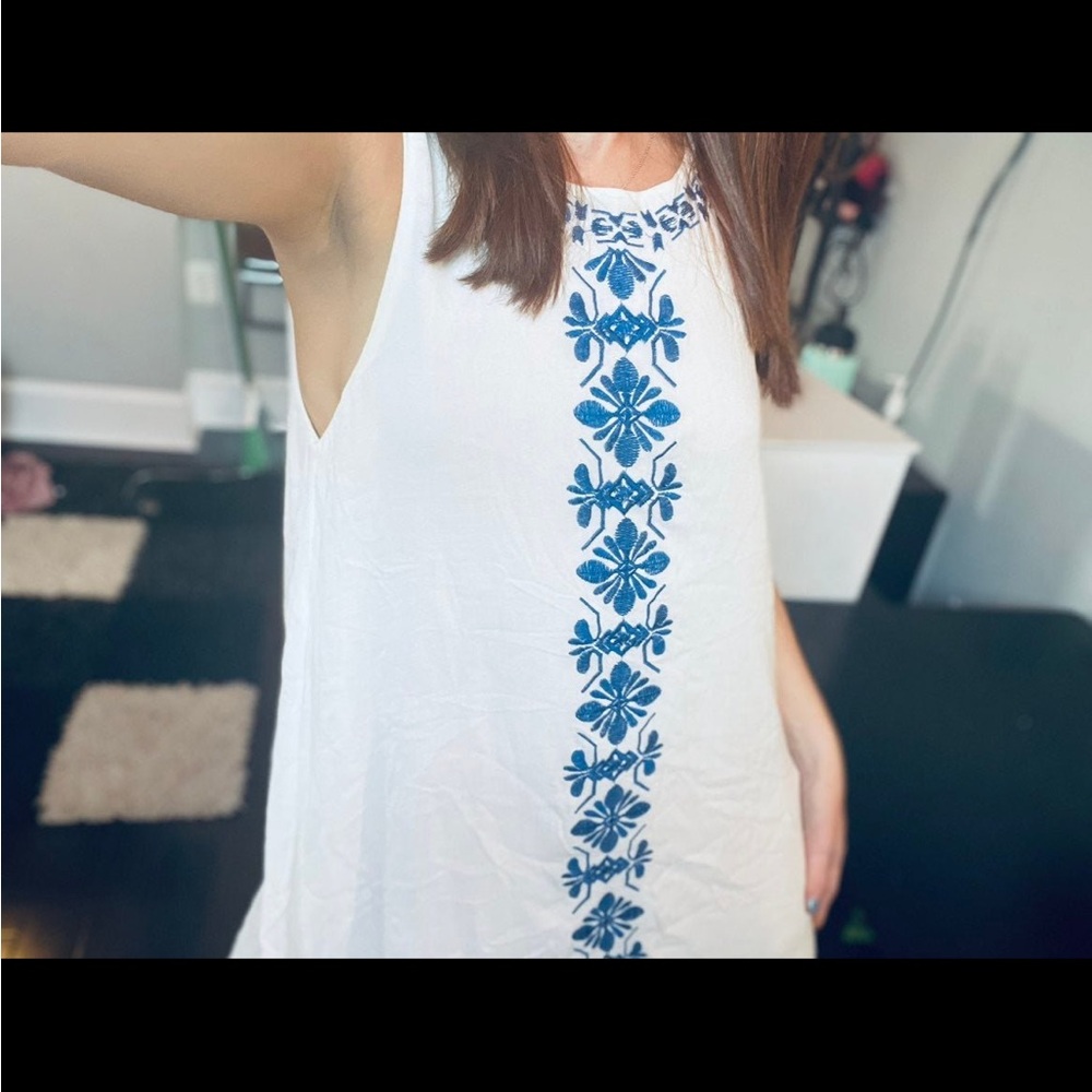 Dress - Picture 6 of 11